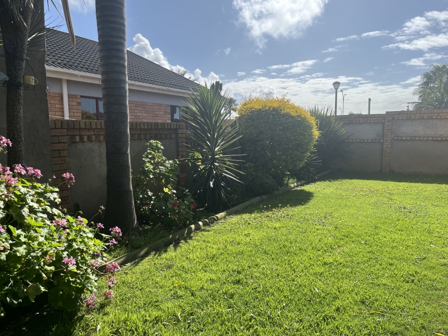 3 Bedroom Property for Sale in Heiderand Western Cape